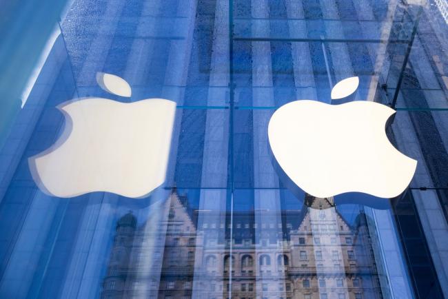 Apple Is Set for Longest Run of Down Weeks Since May as Tech Stocks Drop
