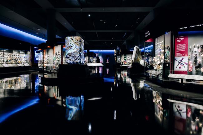 © Bloomberg. The Mignone Halls of Gems and Minerals inside the American Museum of Natural History in New York.