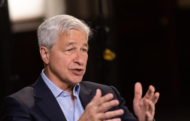 © Bloomberg. Jamie Dimon, chief executive officer of JPMorgan Chase & Co., during a Bloomberg Television interview in London, U.K., on Wednesday, May 4, 2022. Dimon said the Federal Reserve should have moved quicker to raise rates as inflation hits the world economy.