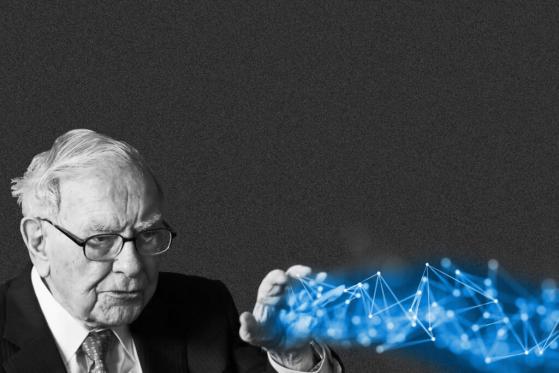 Warren Buffett Moves into Crypto: Berkshire Hathaway Invests $1 Billion in Crypto-Friendly Bank