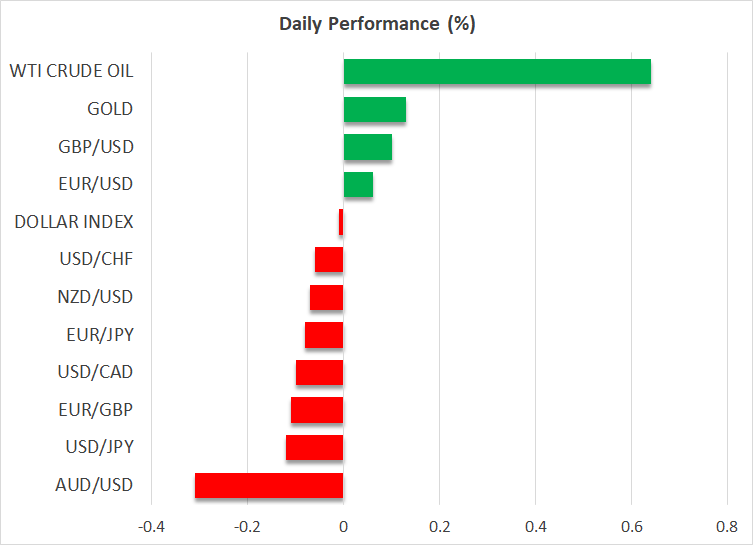 Dollar shines as yields shoot up, gold and yen suffer