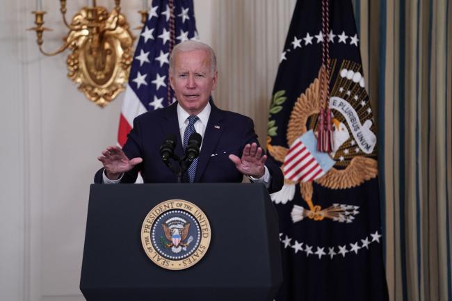 © Bloomberg. US President Joe Biden speaks before signing H.R. 5376, the Inflation Reduction Act of 2022, in the State Dining Room of the White House in Washington, D.C., US, on Tuesday, Aug. 16, 2022. House Democrats last week delivered the final votes needed to send Biden a slimmed-down version of his tax, climate and drug price agenda, overcoming a year of infighting.