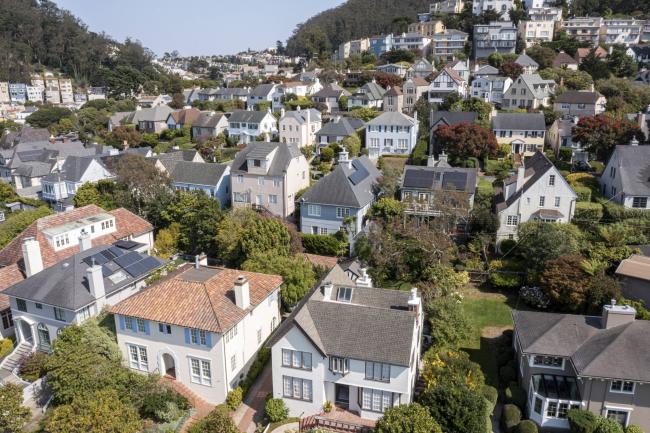 © Bloomberg. Homes in San Francisco, California.