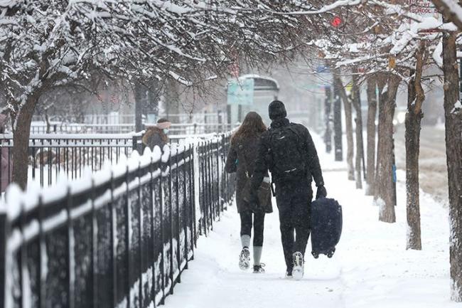 Winter ‘Bomb Cyclone’ Bears Down on Chicago Ahead of Holiday Travel Rush