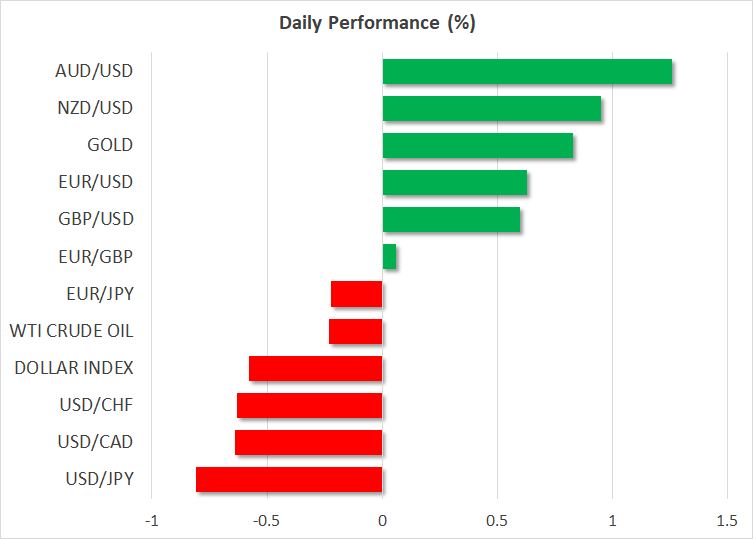 Dollar slides on Fed pause bets after SVB crisis