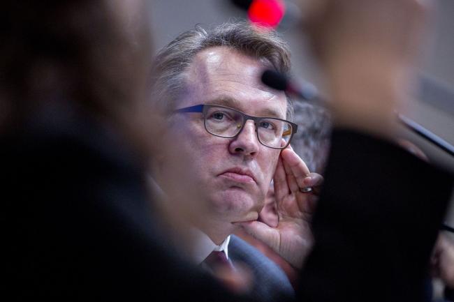 © Bloomberg. John Williams, president of the Federal Reserve Bank of San Francisco, listens during a Hutchins Center on Fiscal and Monetary Policy panel discussion at the Brookings Institution in Washington, D.C., U.S., on Monday, Jan. 8, 2018. The event was entitled Should the Fed Stick with the 2 Percent Inflation Target or Rethink It.