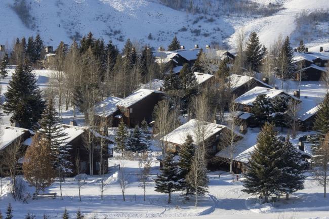 © Bloomberg. Homes near Jackson, Wyoming, US, on Friday, Dec. 16, 2022. The National Association of Realtors is scheduled to release existing homes sales figures on December 21.