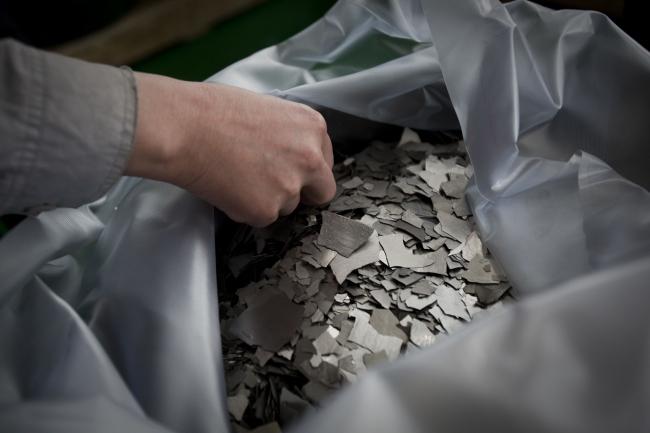 © Bloomberg. Neodymium is displayed at the Inner Mongolia Baotou Steel Rare-Earth Hi-Tech Co. factory in Baotou, Inner Mongolia, China, on Wednesday, May 5, 2010. A generation after Chinese leader Deng Xiaoping made mastering neodymium and 16 other elements known as rare-earths a priority, China has cornered the market, with far-reaching effects ranging from job losses and global trade to U.S. national security.