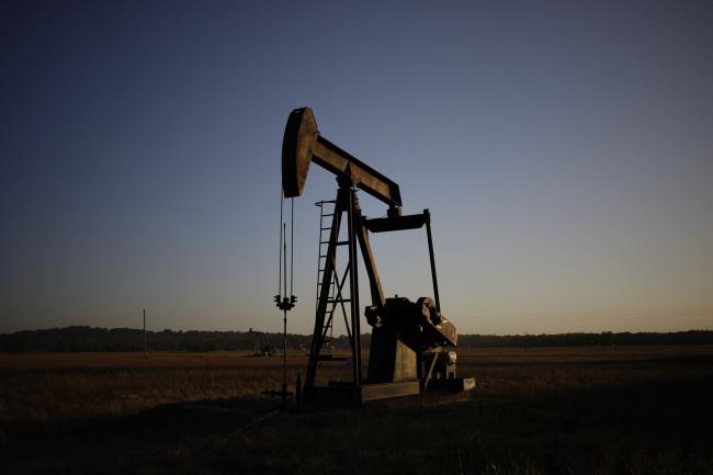 © Bloomberg. An oil pump jack at the New Harmony Oil Field in Grayville, Illinois, US, on Sunday, June 19, 2022. Top Biden administration officials are weighing limits on exports of fuel as the White House struggles to contain gasoline prices that have topped $5 per gallon. Photographer: Luke Sharrett/Bloomberg