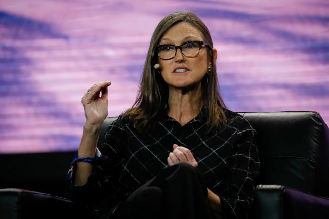 © Bloomberg. Catherine Wood, chief executive officer of ARK Investment Management LLC, speaks during the Bitcoin 2022 conference in Miami, Florida, U.S., on Thursday, April 7, 2022. The Bitcoin 2022 four-day conference is touted by organizers as 