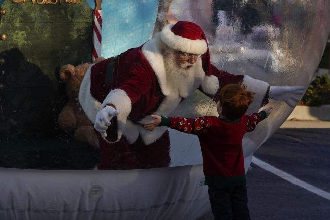 ‘We Ran Out of Santas’ as Labor Shortage Hits Holiday Cheer