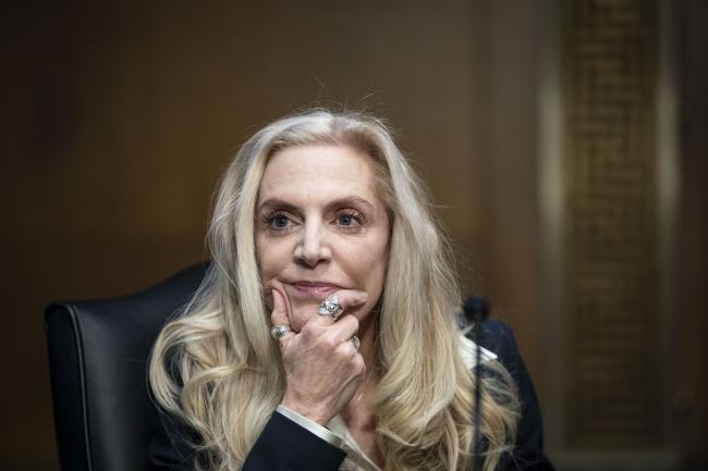 © Bloomberg. Lael Brainard, governor of the U.S. Federal Reserve, listens during a Senate Banking, Housing, and Urban Affairs Committee confirmation hearing in Washington, D.C., U.S., on Thursday, Jan. 13, 2022. Brainard, nominated by President Biden to serve as Fed vice chair, said tackling inflation and getting it back down to 2% while sustaining an inclusive recovery is the U.S. central bank's most pressing task.
