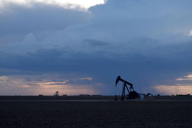 © Bloomberg. A pumpjack stands in Midland, Texas, U.S., on Friday, Aug. 24, 2018. Dozens of young entrepreneurs, mostly in their 30s, are running private-equity-backed companies in the frenzied boom in West Texas and New Mexico that may each be worth billions of dollars. Photographer: Callaghan O'Hare/Bloomberg