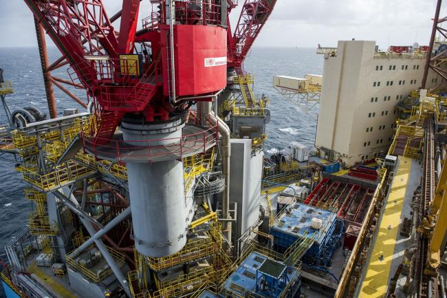 © Bloomberg. Equipment sits on a deck of the Maersk Invincible rig, operated by Maersk Drilling Services A/S, in the Valhall field in the North Sea off the coast of Stavanger, Norway, on Wednesday, Oct. 9, 2019. The boss of Maersk Drilling is in no rush to make acquisitions because he believes a rout in equity prices for offshore drillers has further to go. Photographer: Carina Johansen/Bloomberg