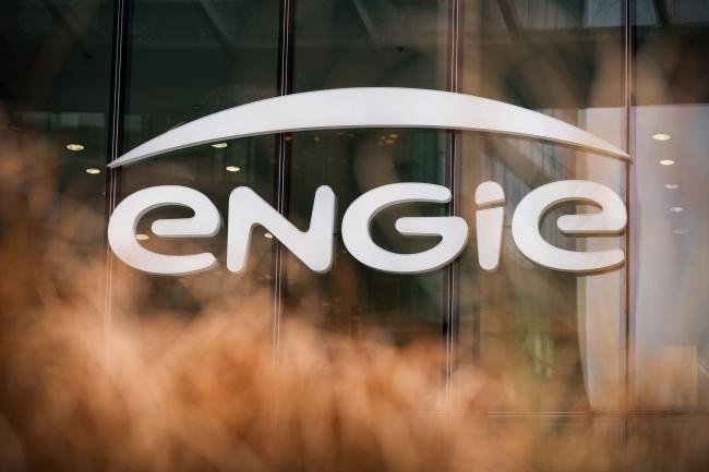 © Bloomberg. A logo on the Engie SA headquarters in the La Defense business district in Paris. Photographer: Benjamin Girette/Bloomberg