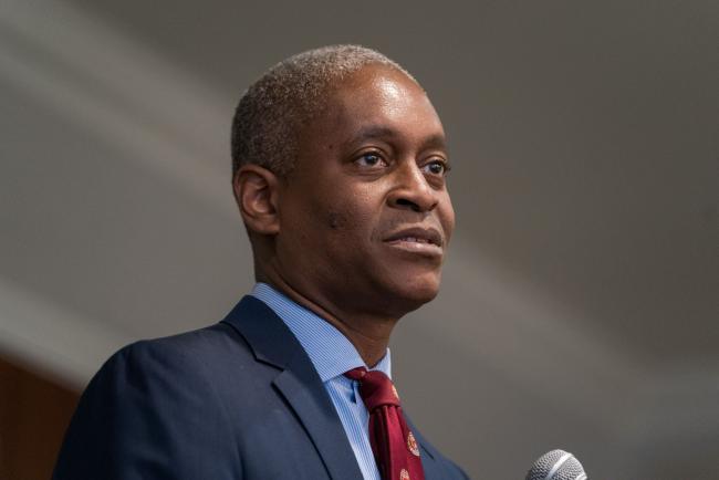 © Bloomberg. Raphael Bostic, president and chief executive officer of the Federal Reserve Bank of Atlanta, speaks to members of the Harvard Business School Club of Atlanta at the Buckhead Club in Atlanta, Georgia, U.S., on Wednesday, Feb. 19, 2020. Bostic said he's not seeing risk levels rising to a point that they would be a 