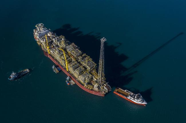 © Bloomberg. The Petroleo Brasileiro SA (Petrobras) MV30 Carioca floating, production, storage and offloading (FPSO) vessel anchored in Angra dos Reis, Rio de Janeiro state, Brazil, on Thursday, July 1, 2021. Few oil industries outside the Middle East are as well positioned as Brazil’s to survive an aggressive pullback in consumption and prices as developed nations tackle emissions with more urgency. Photographer: Dado Galdieri/Bloomberg