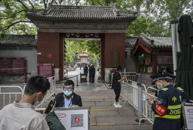 Beijing Covid Cases Rise Slightly as Lockdown Rumors Denied