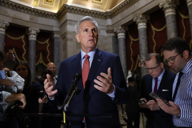 © Bloomberg. WASHINGTON, DC - MAY 24: U.S. Speaker of the House Kevin McCarthy (R-CA) speaks to members of the media at the U.S. Capitol on May 24, 2023 in Washington, DC. McCarthy spoke on the ongoing debt limit negotiations. (Photo by Kevin Dietsch/Getty Images)