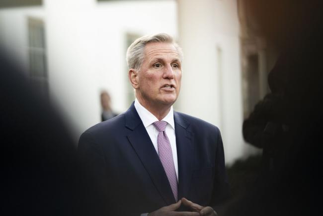 © Bloomberg. US House Speaker Kevin McCarthy, a Republican from California, speaks to members of the media after a meeting with US President Joe Biden at the White House in Washington, DC, US, on Wednesday, Feb. 1, 2023. McCarthy ahead of the meeting said he has 